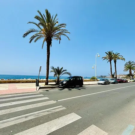 Apartment Magnificent On The Beachfront Almunecar
